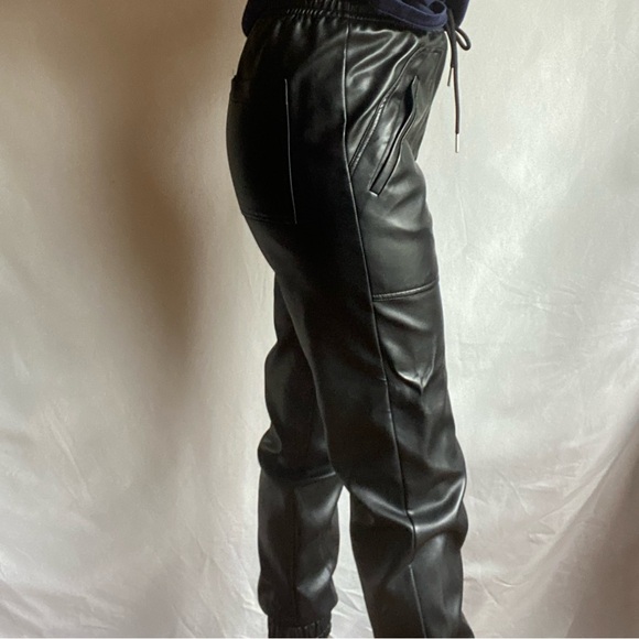 French connection vegan Leather jogging pants - Picture 3 of 8
